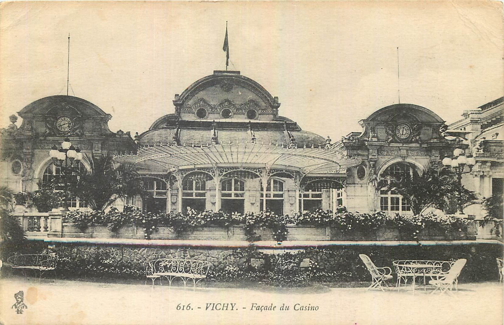 CPA Vichy Facade du Casino 
