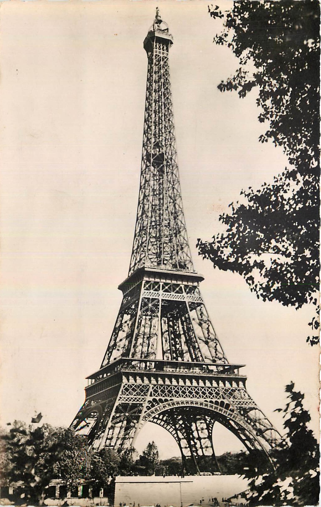 CPA Paris La Tour Eiffel 