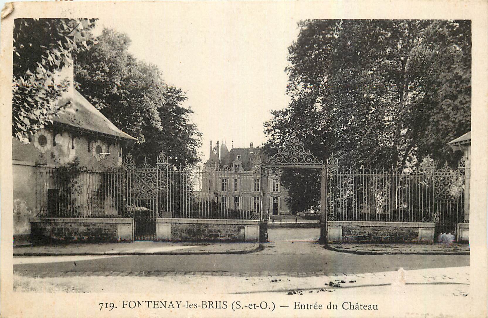 CPA Fontenay les Bois S et O Entree du Chateau