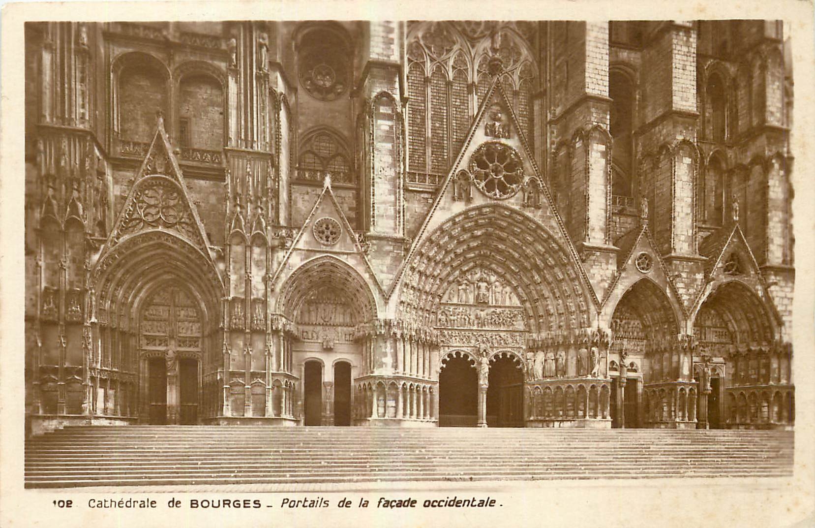 CPA Cathedrale de Bourges Portails de la facade occindetale 