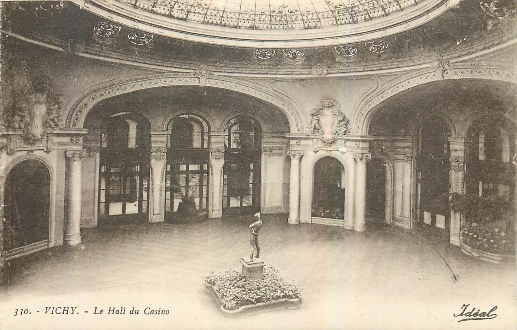 CPA Vichy Le Hall du Casino 