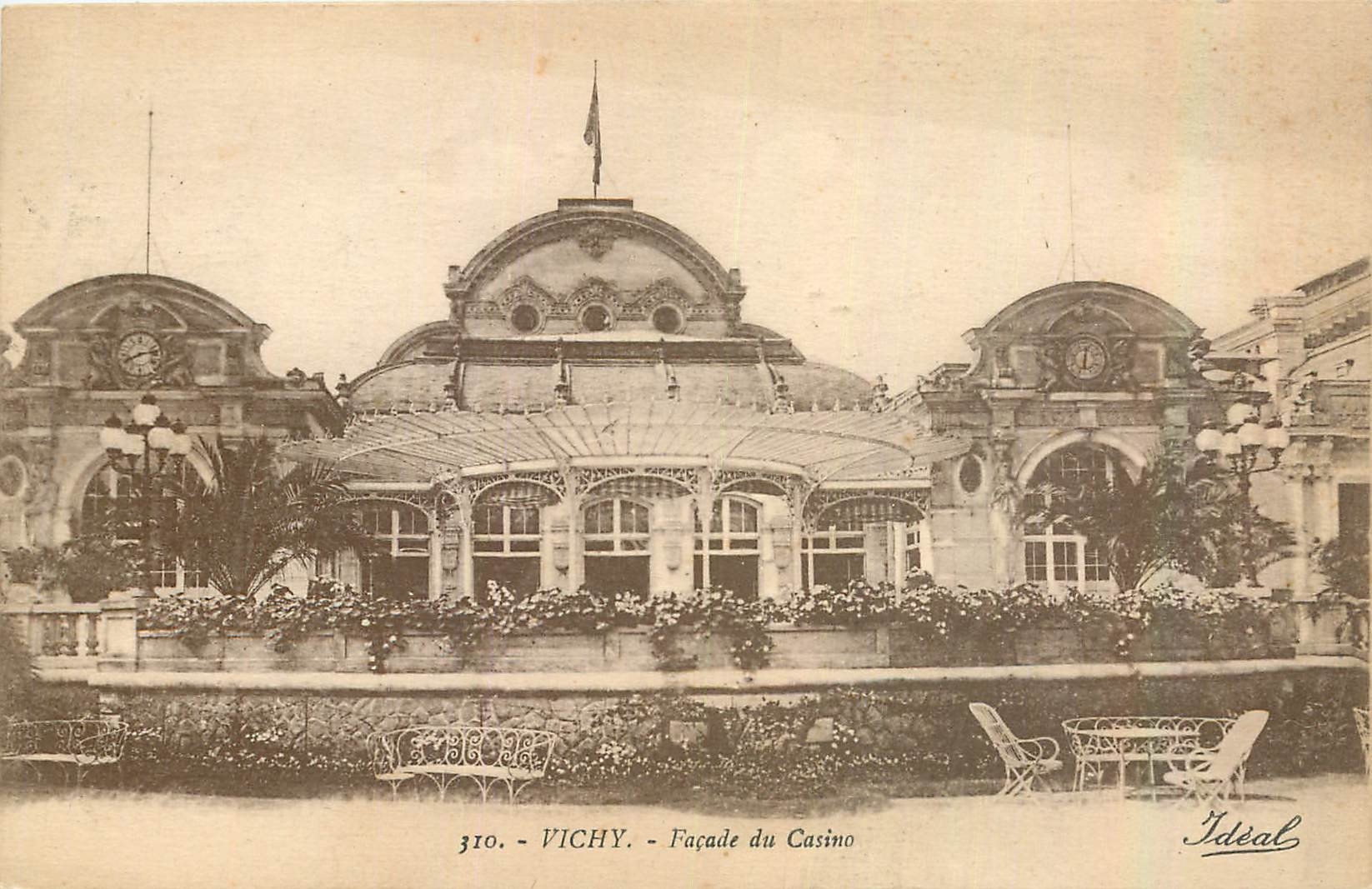 CPA Vichy Facade du Casino 
