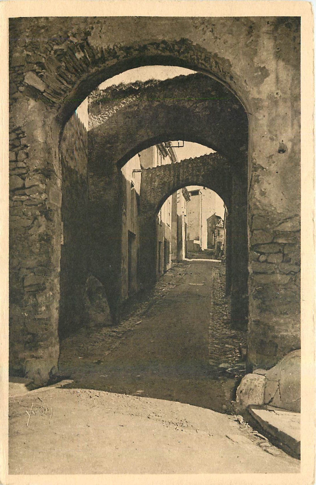 CPA La Douce France Cote d'Azur Saint Tropez Var Rue de la Misericorde