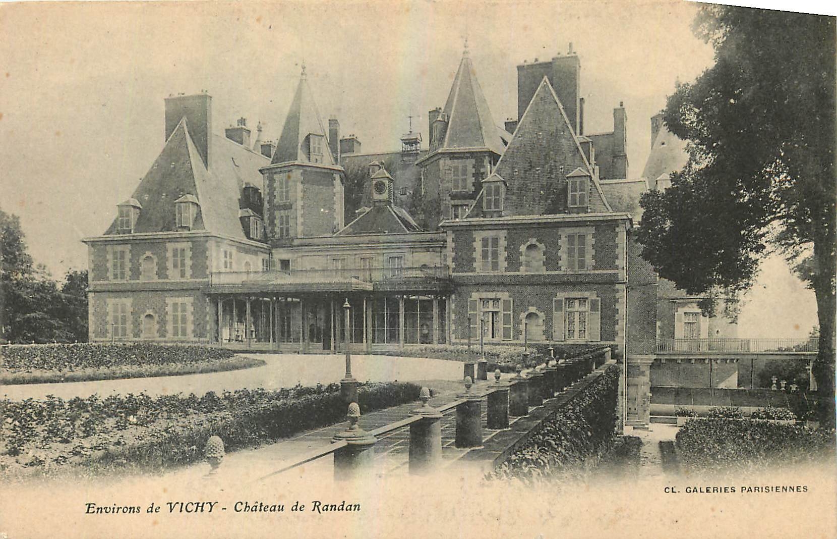 CPA Environs de Vichy Chateau de Randan 