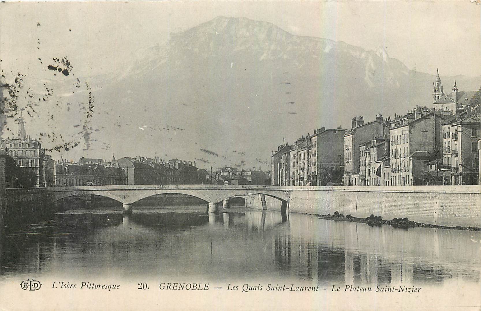 CPA L'Isere Pittoresque Grenoble les Quais Saint Laurent Le Plateau Saint Nizier 