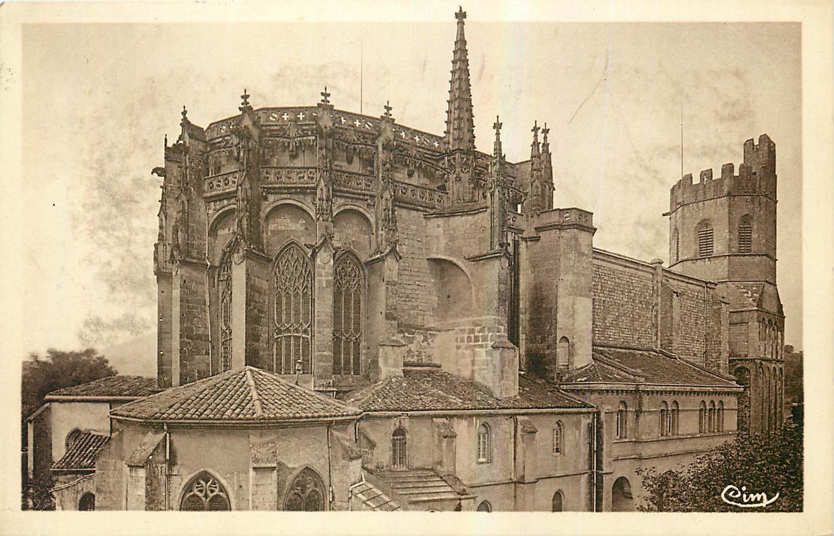 CPA Viviers sur Rhone Ardeche La Cathedrale et le Clocher 