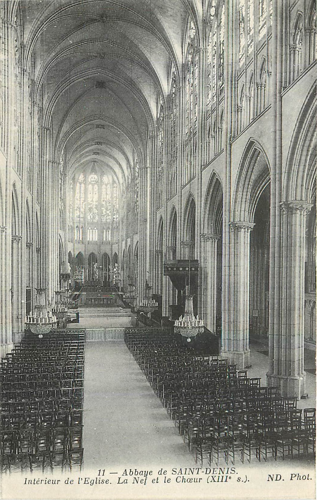 CPA Abbaye de Saint Denis Interieur de l'Eglise La Nef et le Choeur