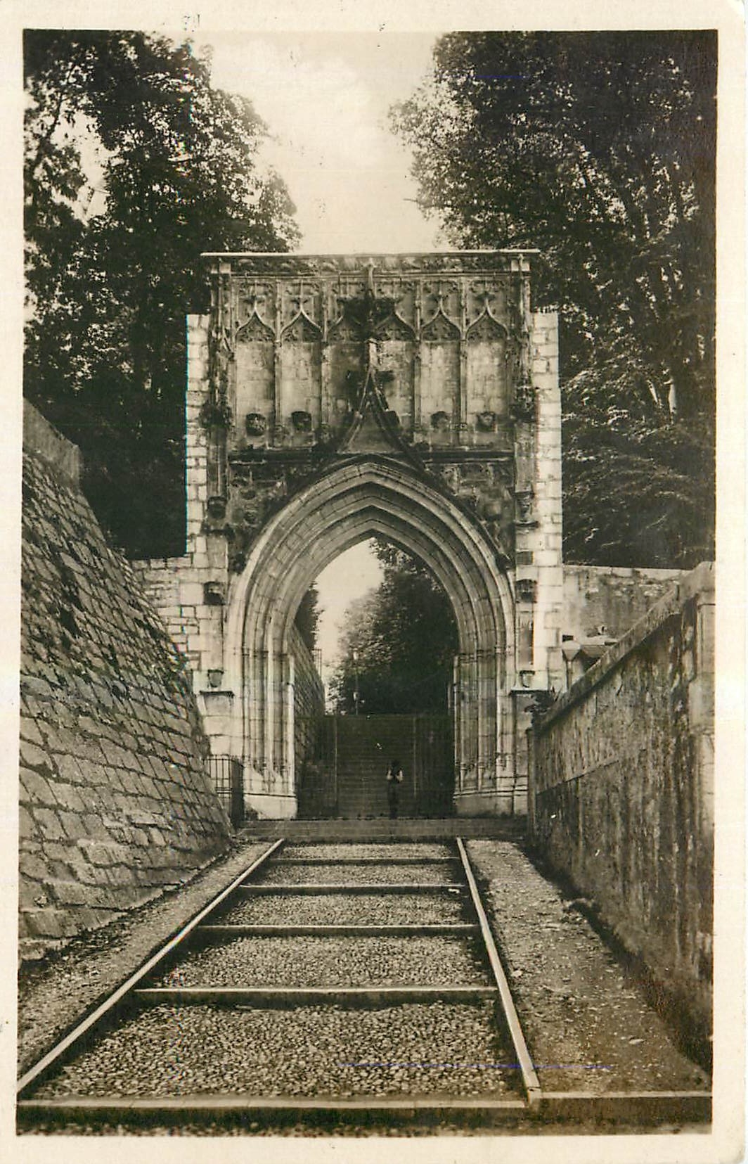 CPA Chambery Entree du Chateau Portail Saint Dominique 