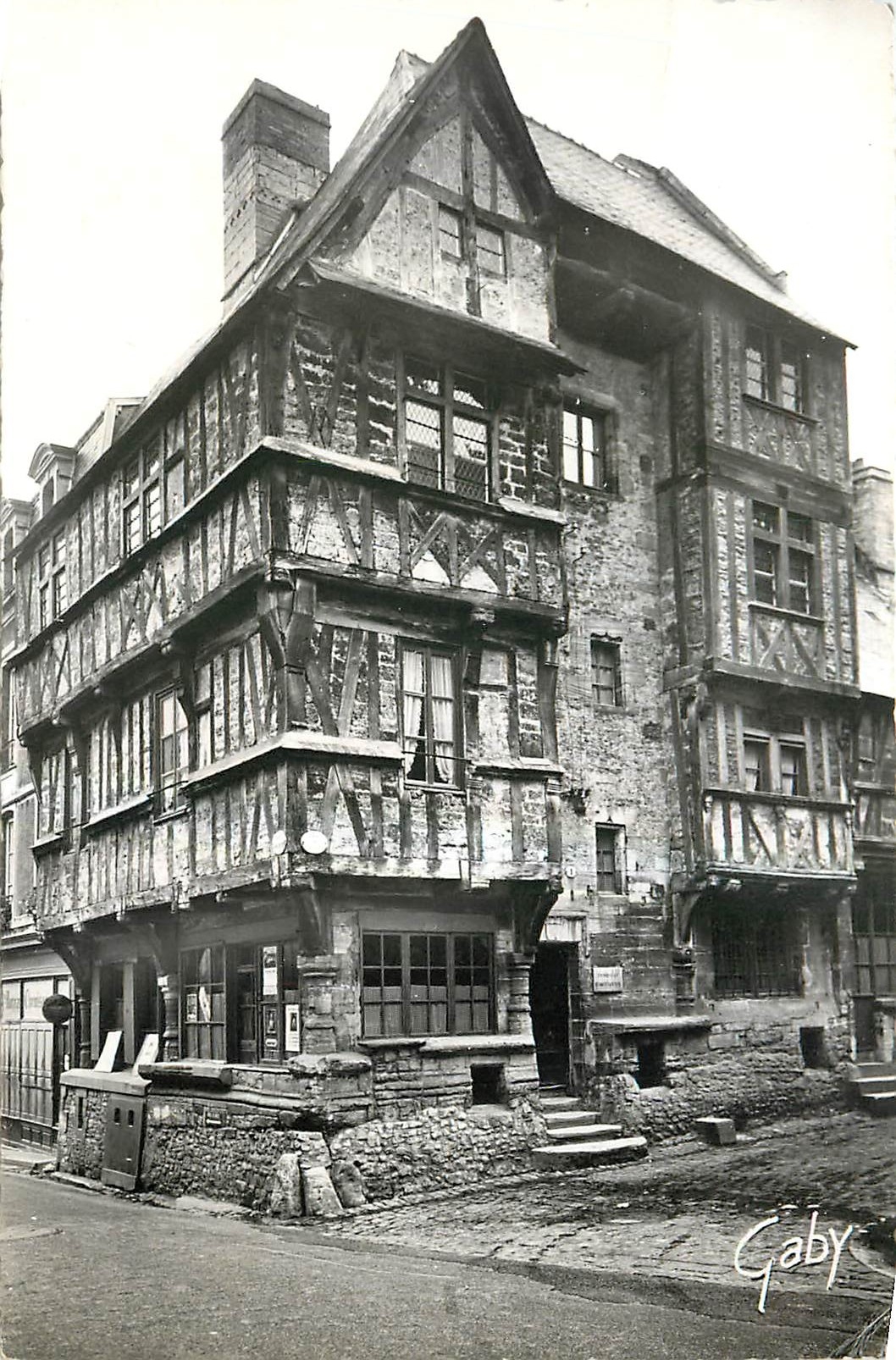 CPA Bayeux Calvados Maison du XV siecle Rue Saint Martin 