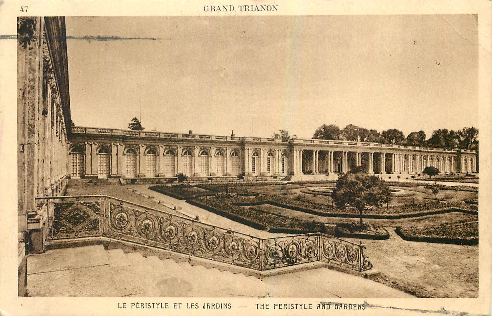 CPA Grand Trianon Le Peristyle et les Jardins Versailles