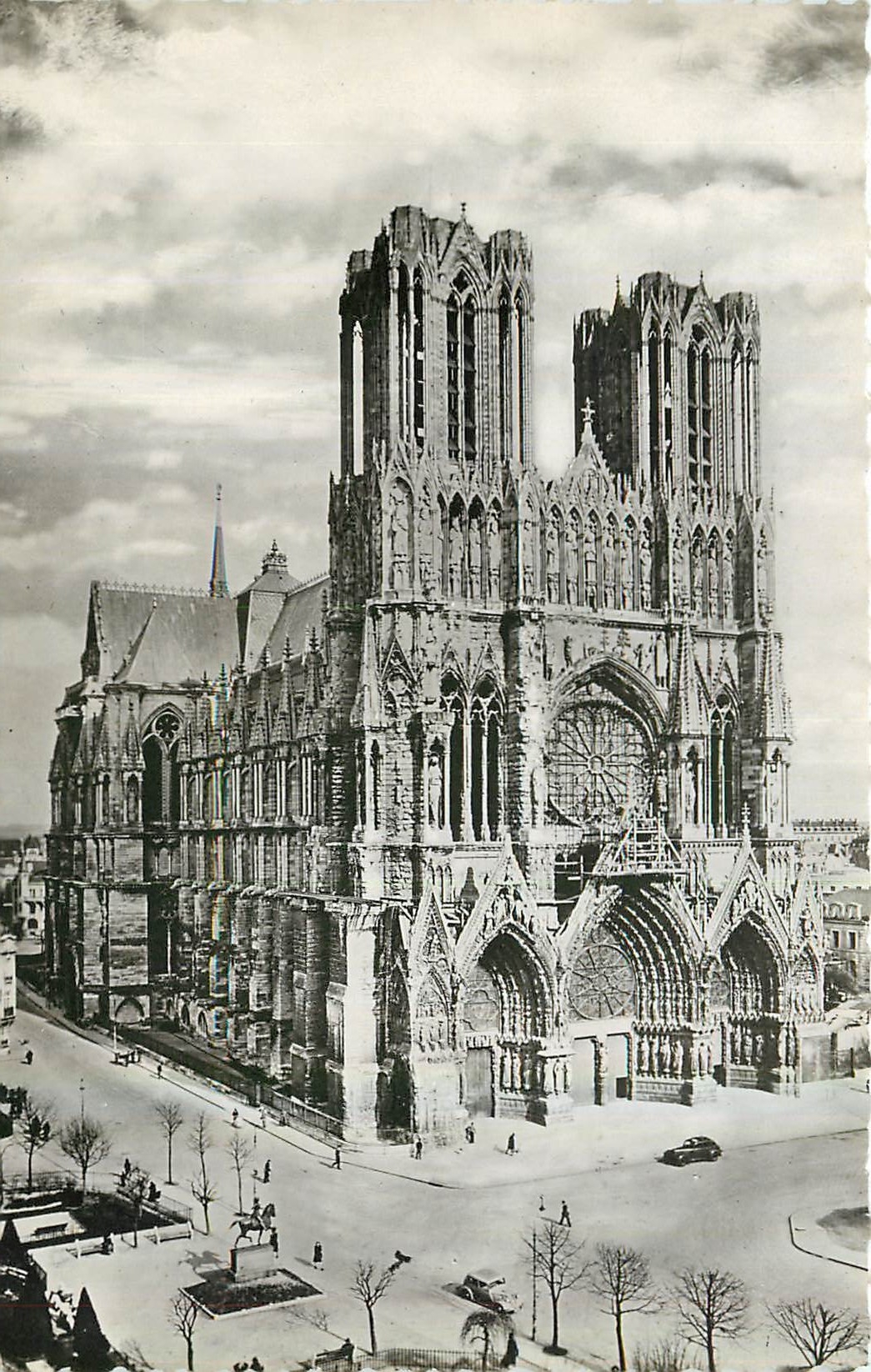 CPA Reims La Cathedrale 