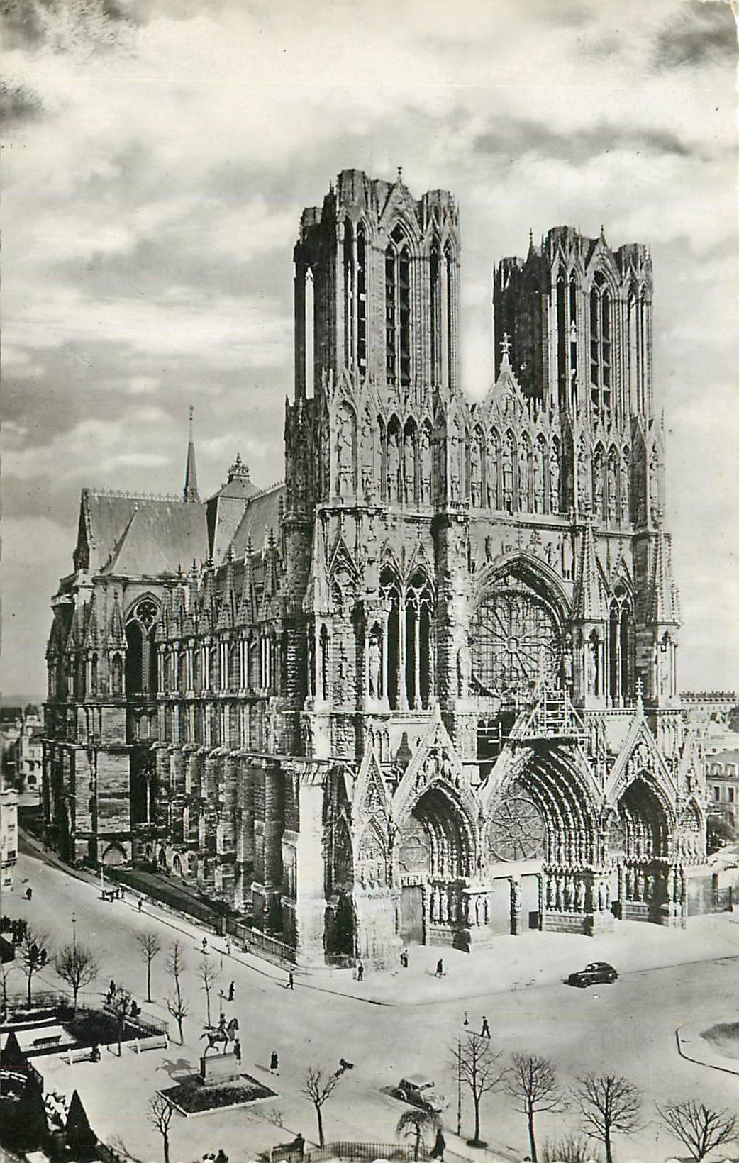 CPA Reims La Cathedrale 