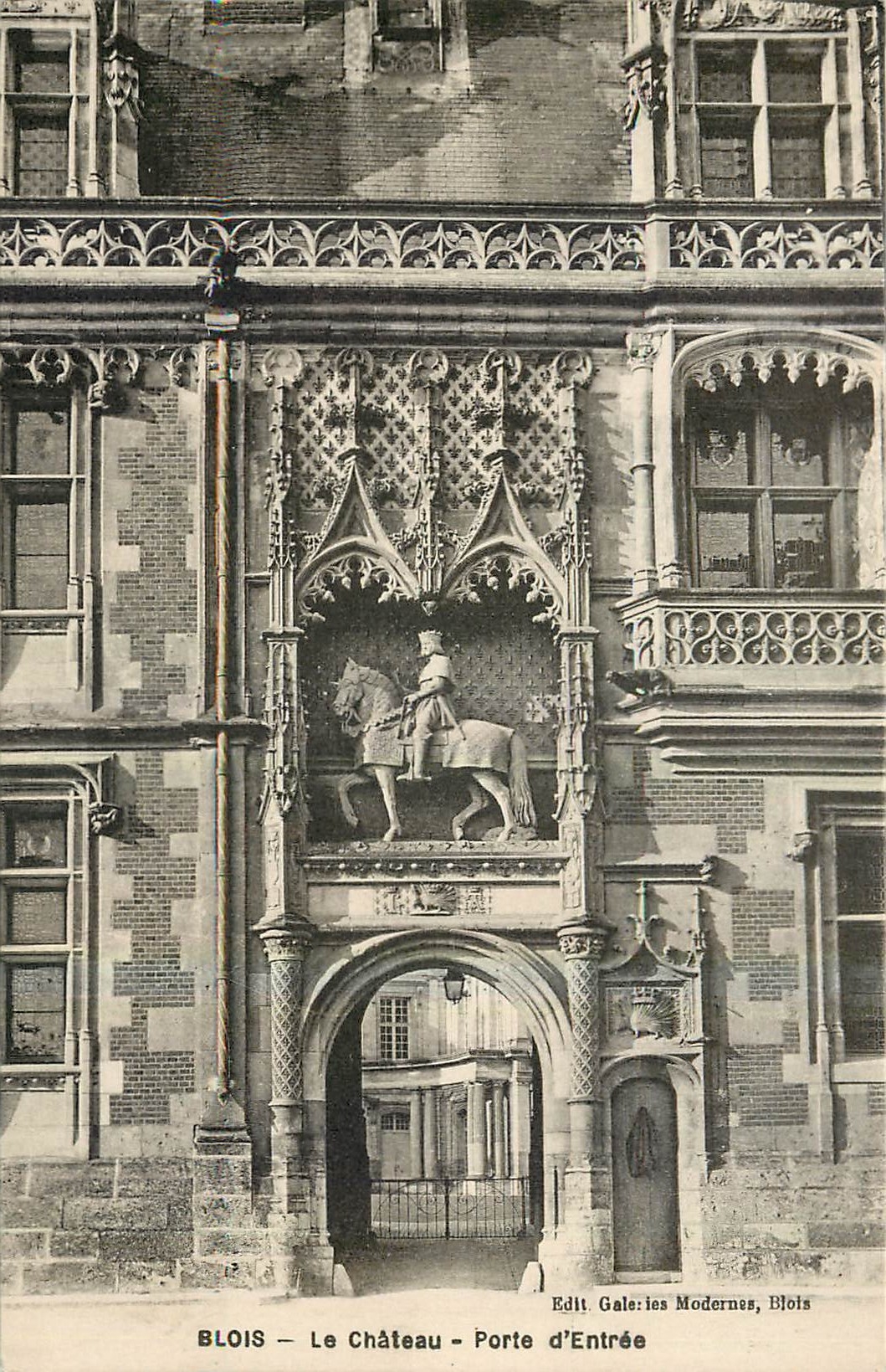 CPA Blois Le Chateau Porte d'Entree 