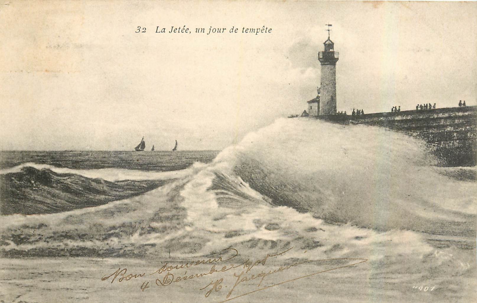 CPA La Jetee un jour de tempete Phare