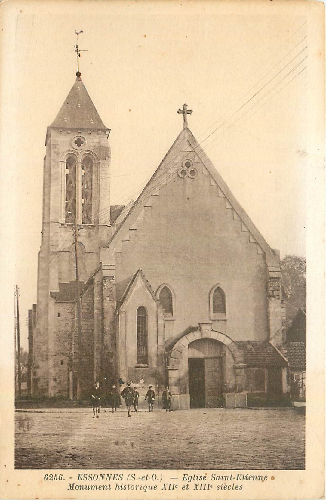 CPA Essonnes S et O Eglise Saint Etienne Monument historique