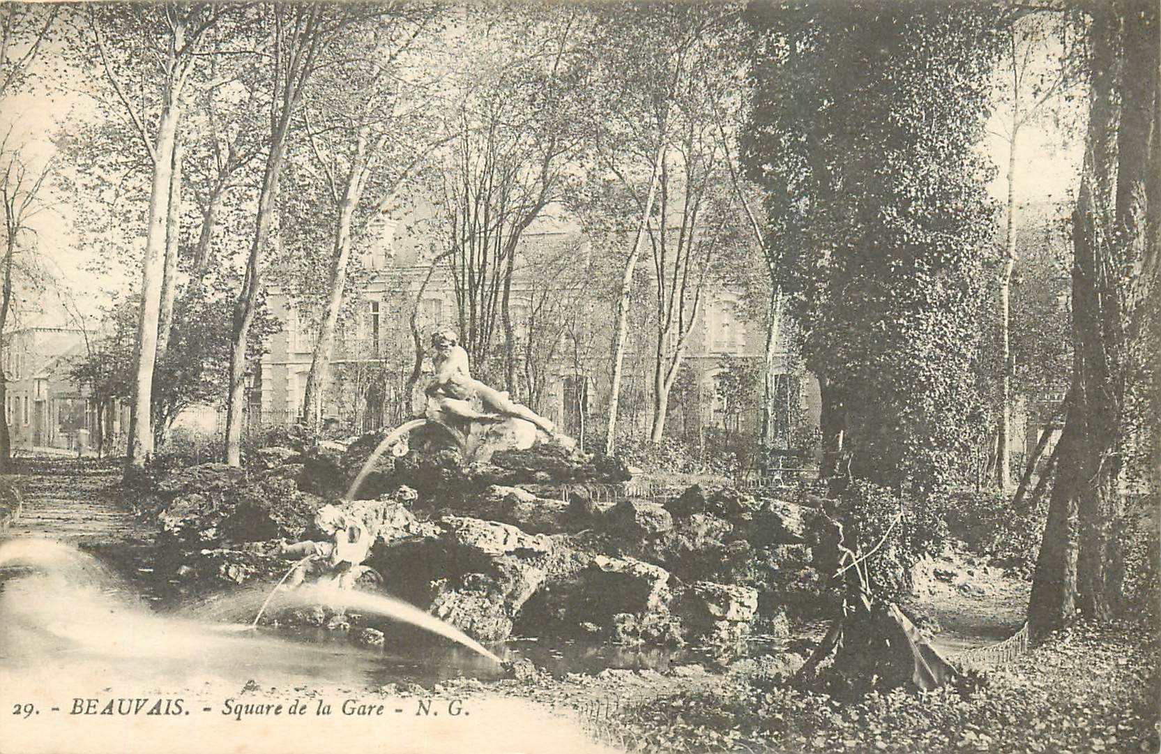 CPA Beauvais Square de la Gare 
