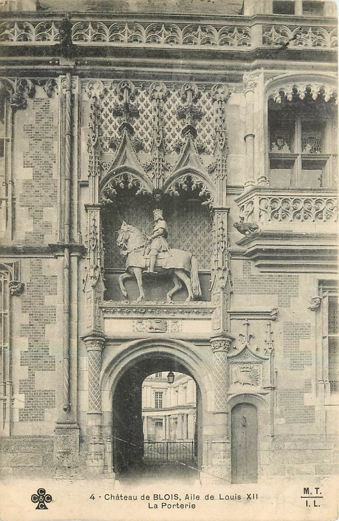 CPA Chateau de Blois Aile de Louis XII la Porterie