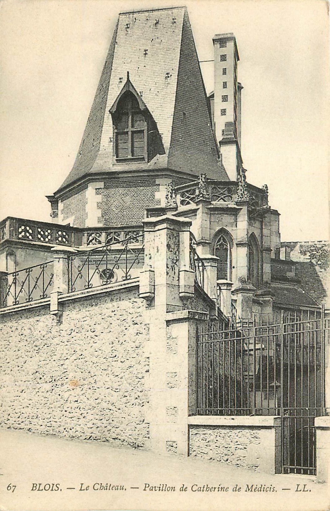 CPA Blois le Chateau Pavillon de Catherine de Medicis 