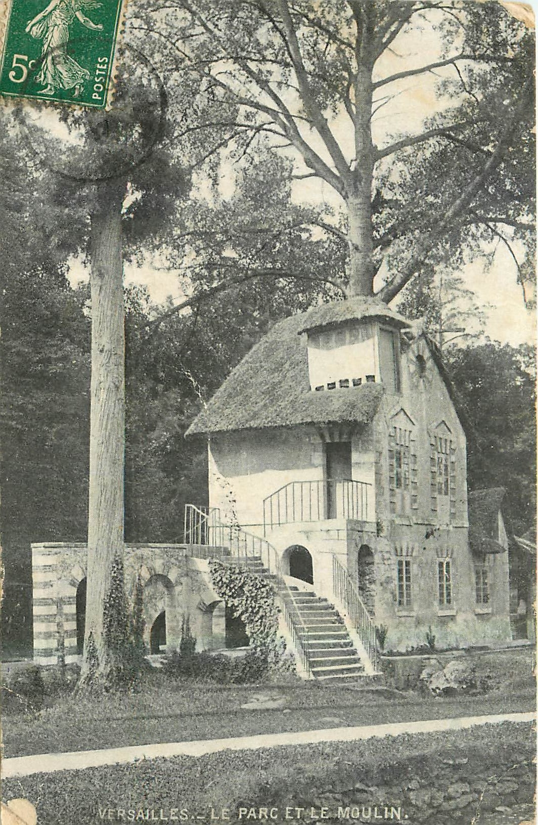CPA Versailles Le Parc et le moulin