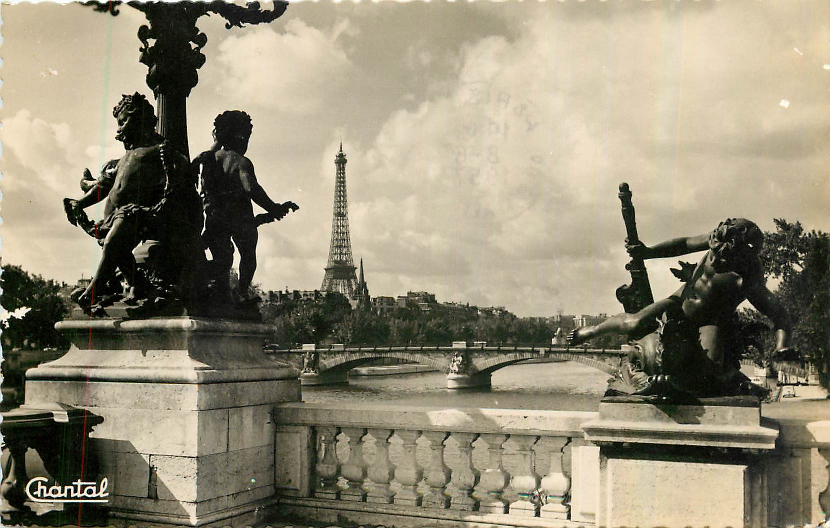 CPA Paris Vue sur le Pont Alexandre III Tour Eiffel