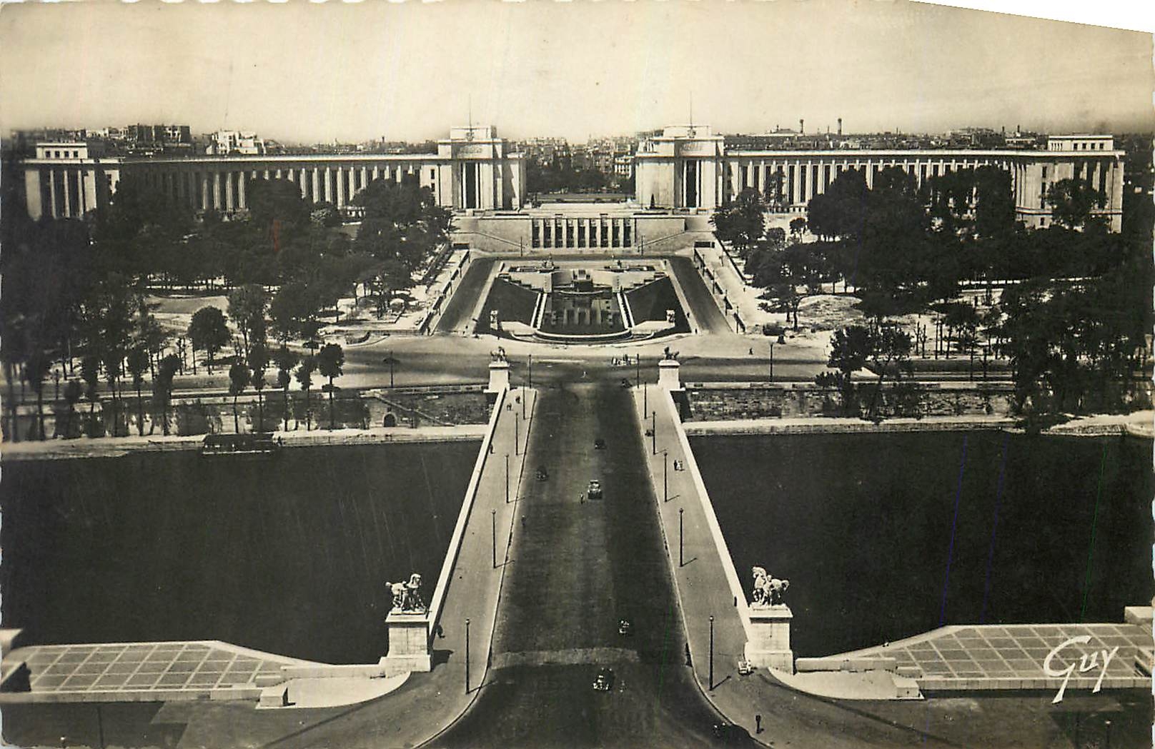 CPA Paris et ses Merveilles Le Pont d'Iena et les Jardins du Palais de Chaillot