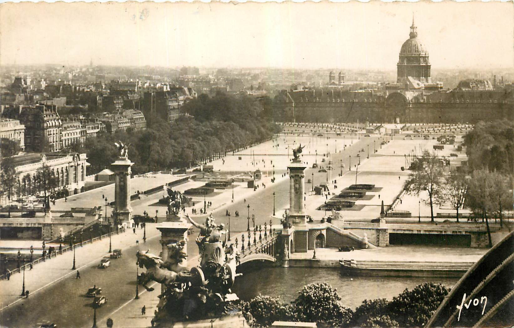 CPA Paris Pont Alexandre III et Esplanade des Invalides 