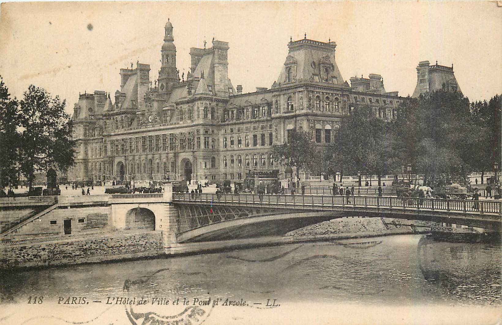 CPA Paris L'Hotel de Ville et le Pont d'Arcole
