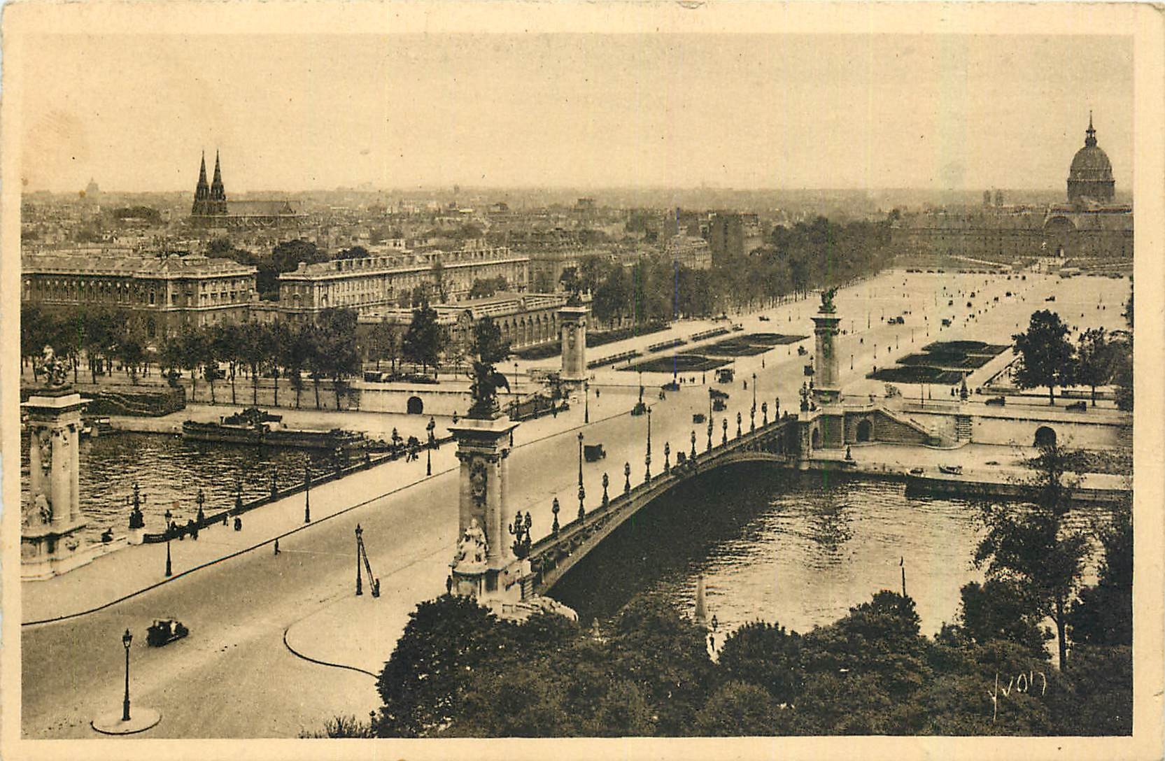 CPA Paris Le Pont Alexandre III et l'Esplanade de Invalides