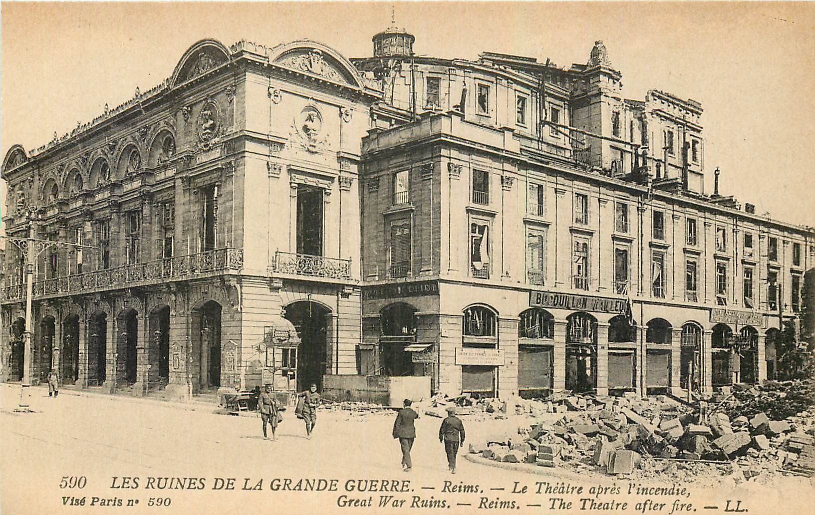 CPA Les Ruines de la Grande Guerre Reims Le Theatre apres l'incendie