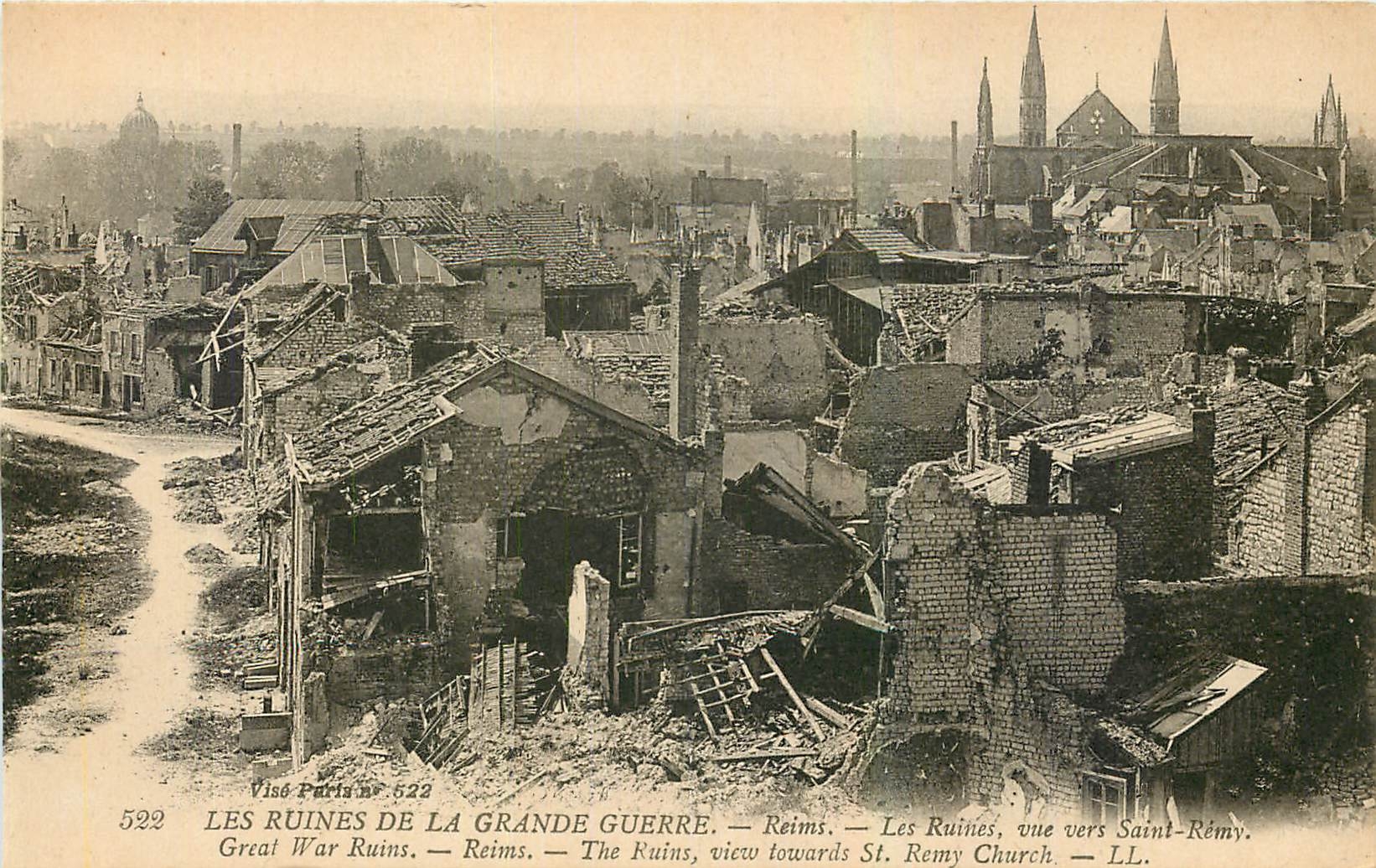 CPA Les Ruines de la Grande Guerre Reims Les Ruines vue vers Saint Remy