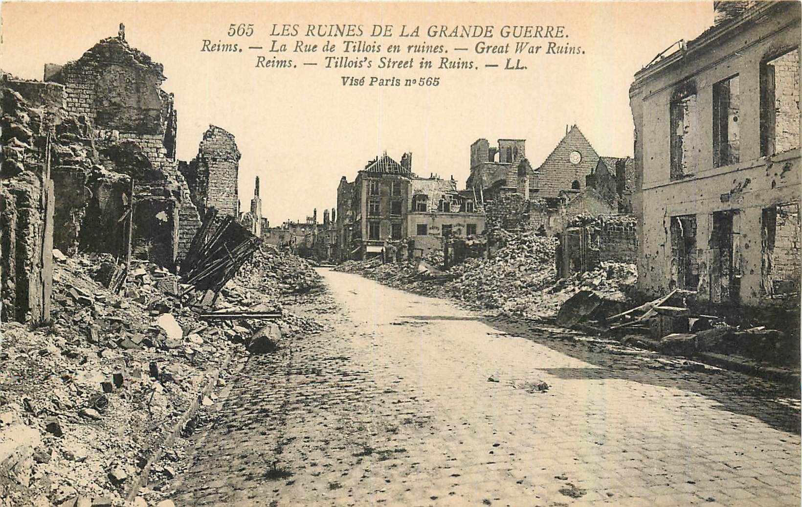 CPA Les Ruines de la Grande Guerre Reims la Rue de Tillois en ruines