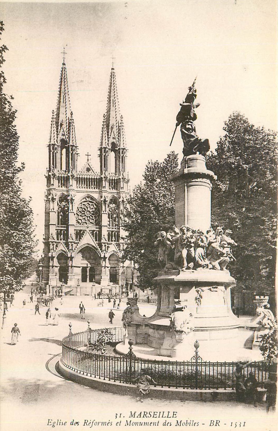 CPA Marseille Eglise des Reformes et Monument des Mobiles