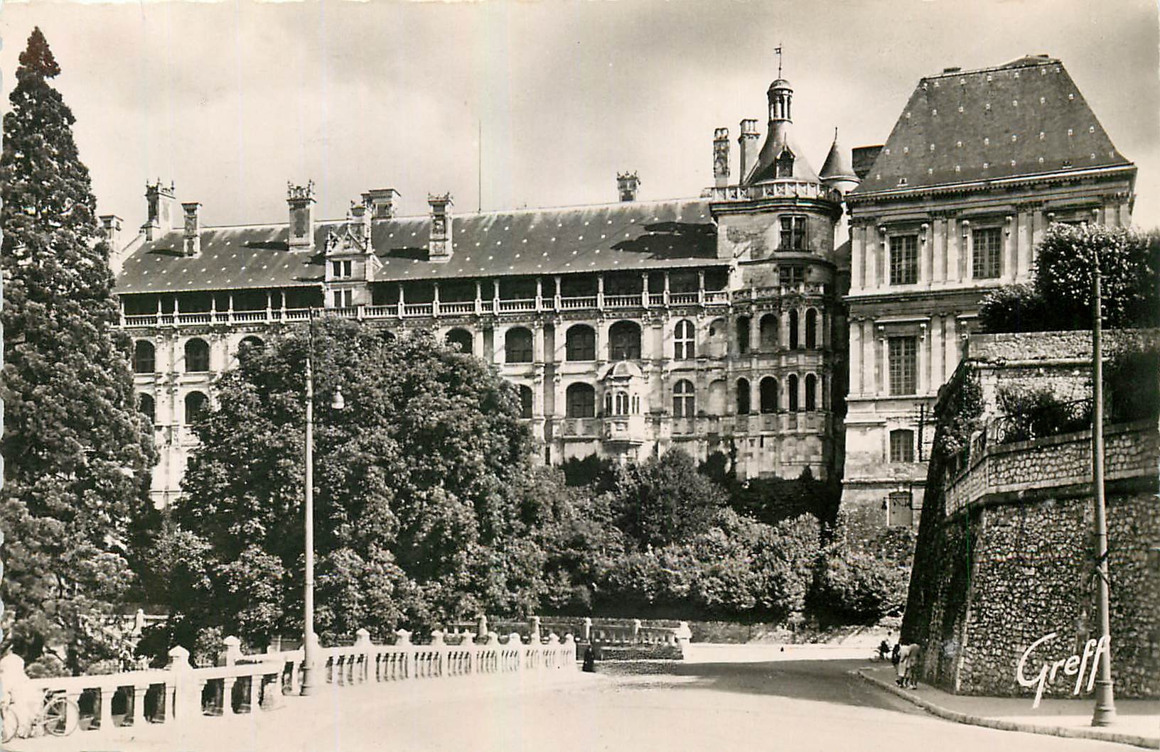CPA En Touraine Blois Cher Le Chateau facade Francois I
