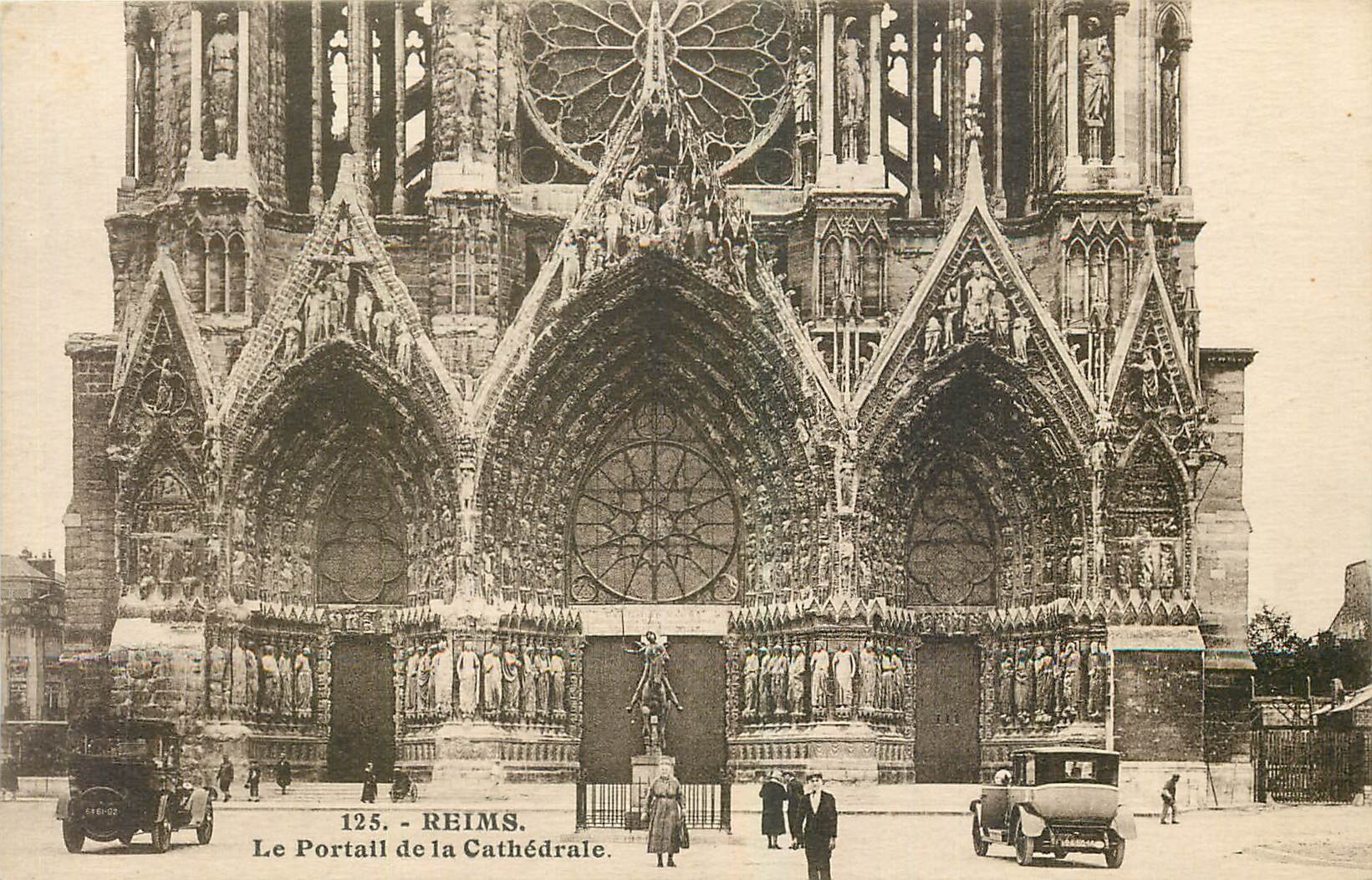 CPA Reims Le Portail de la Cathedrale 