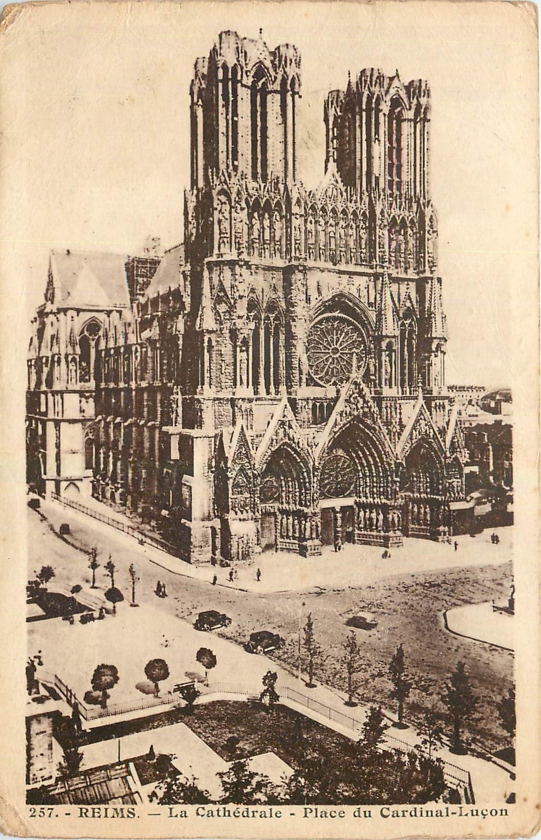 CPA Reims La Cathedrale Place du Cardinal Lucon 