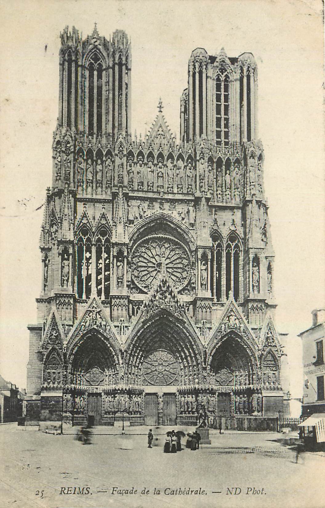 CPA Reims Facade de la Cathedrale 