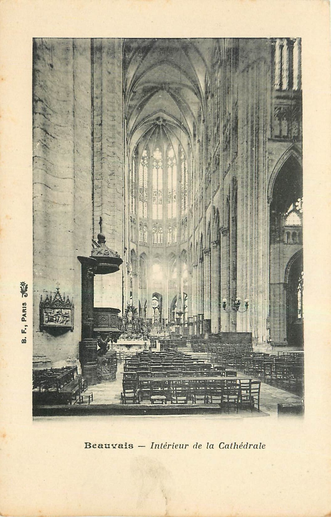 CPA Beauvais Interieur de la Cathedrale