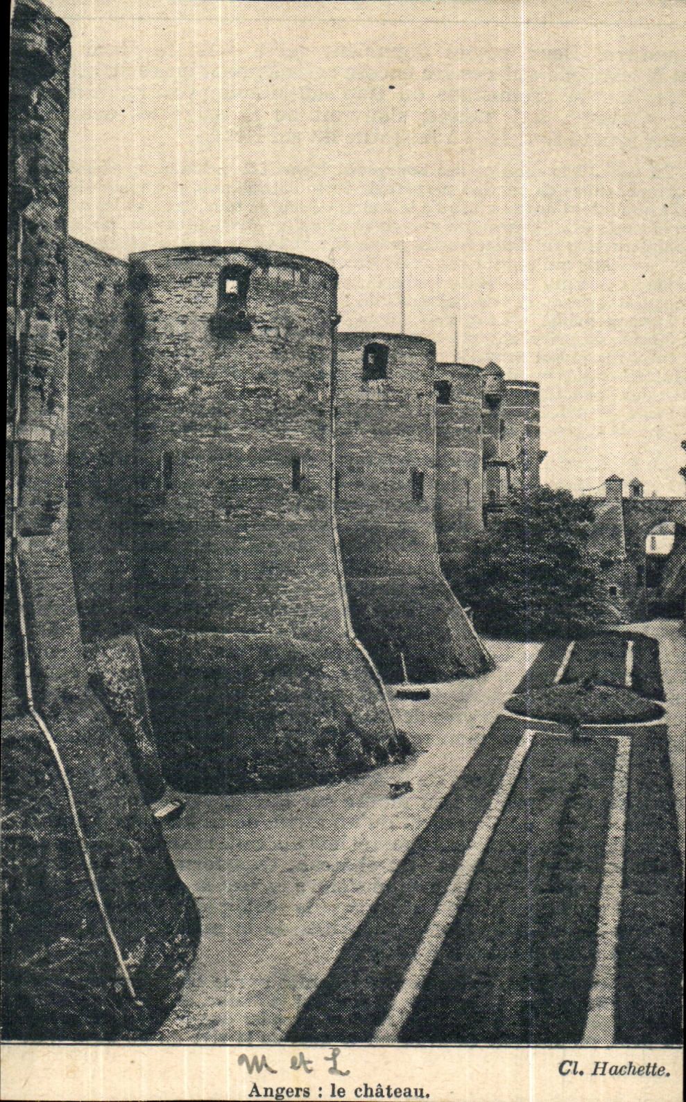 Angers CPA the castle