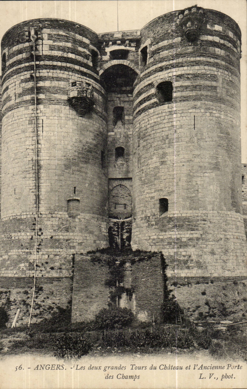 Angers CPA the castle two large towers of the castle and the old door of the fields