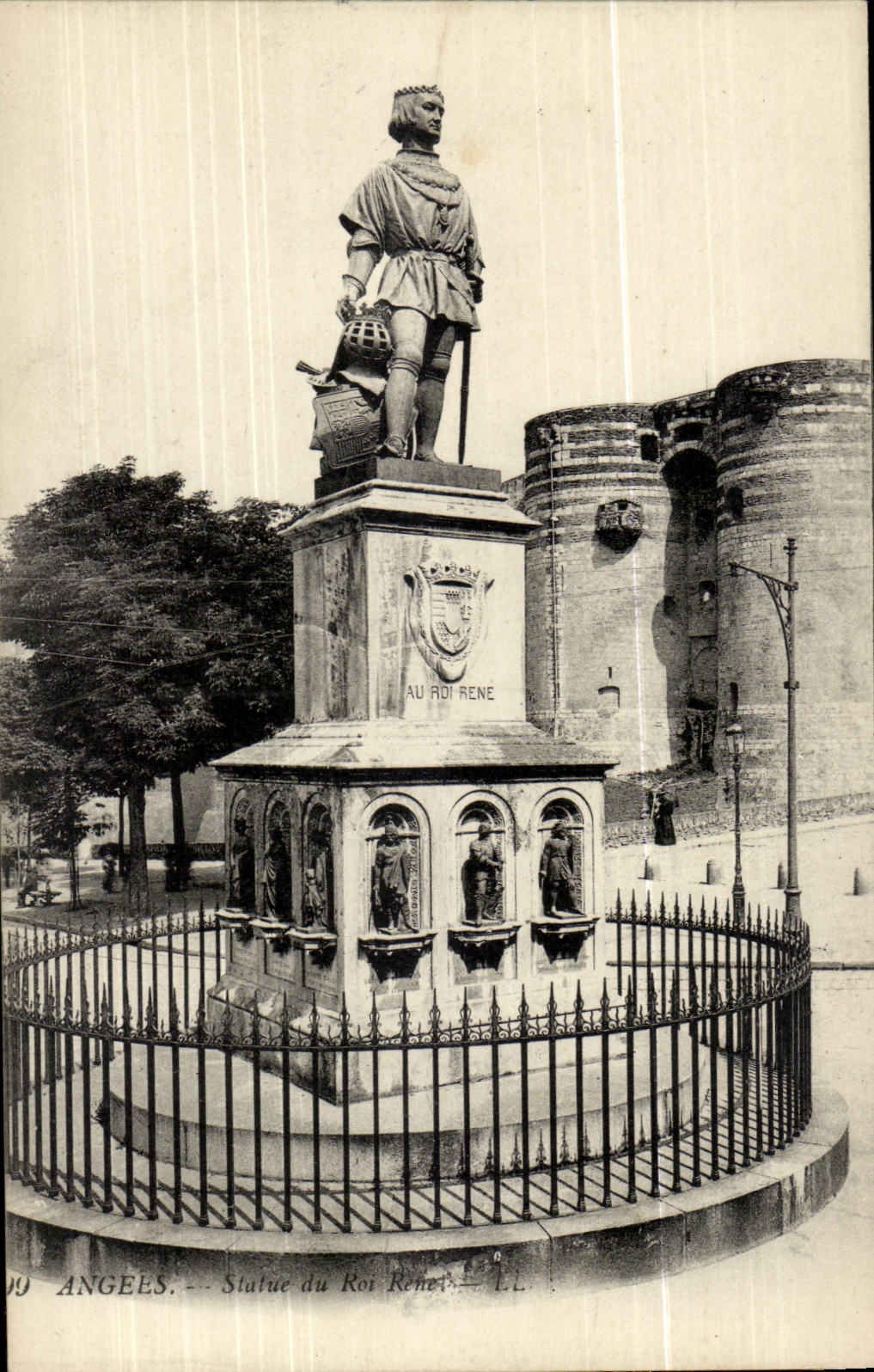 Angers CPA the castle Statue of King Rene