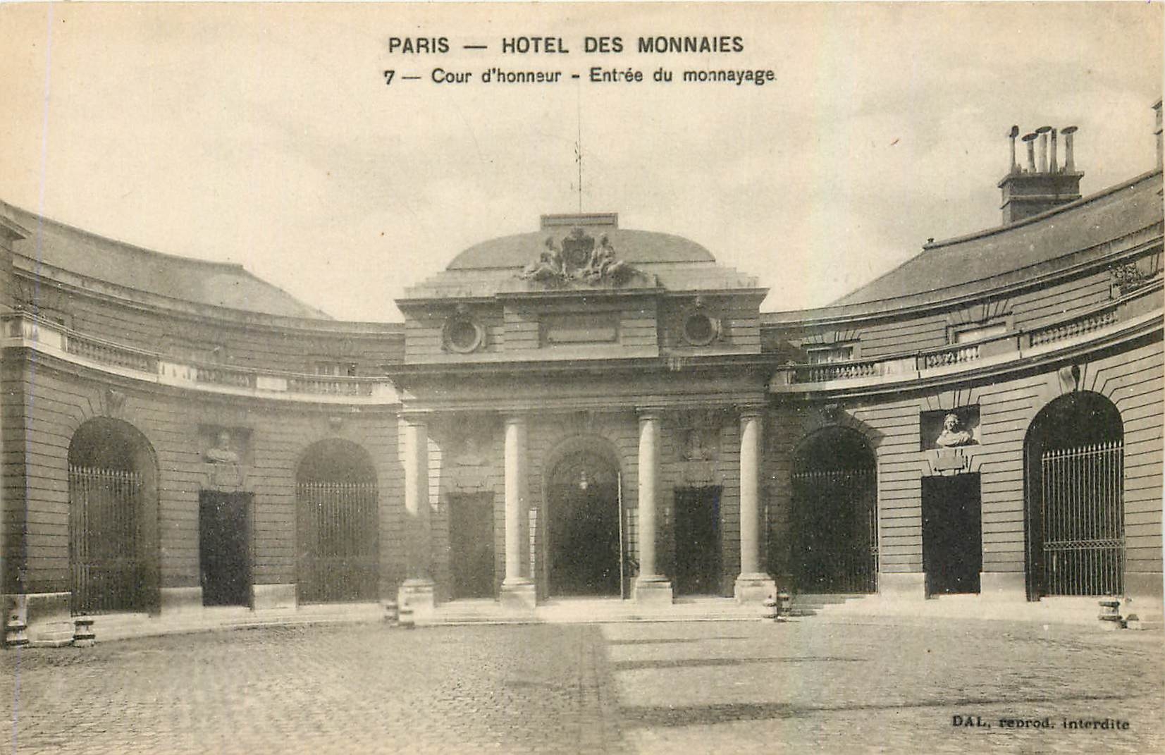 CPA Paris Hotel des Monnaies Cour d'honneur entree du monnayage 
