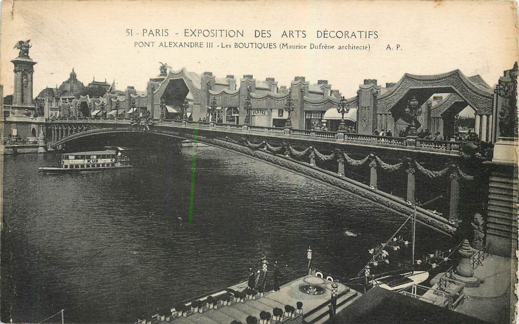 CPA Paris Exposition des Arts Decoratifs Pont Alexandre III Les Boutiques