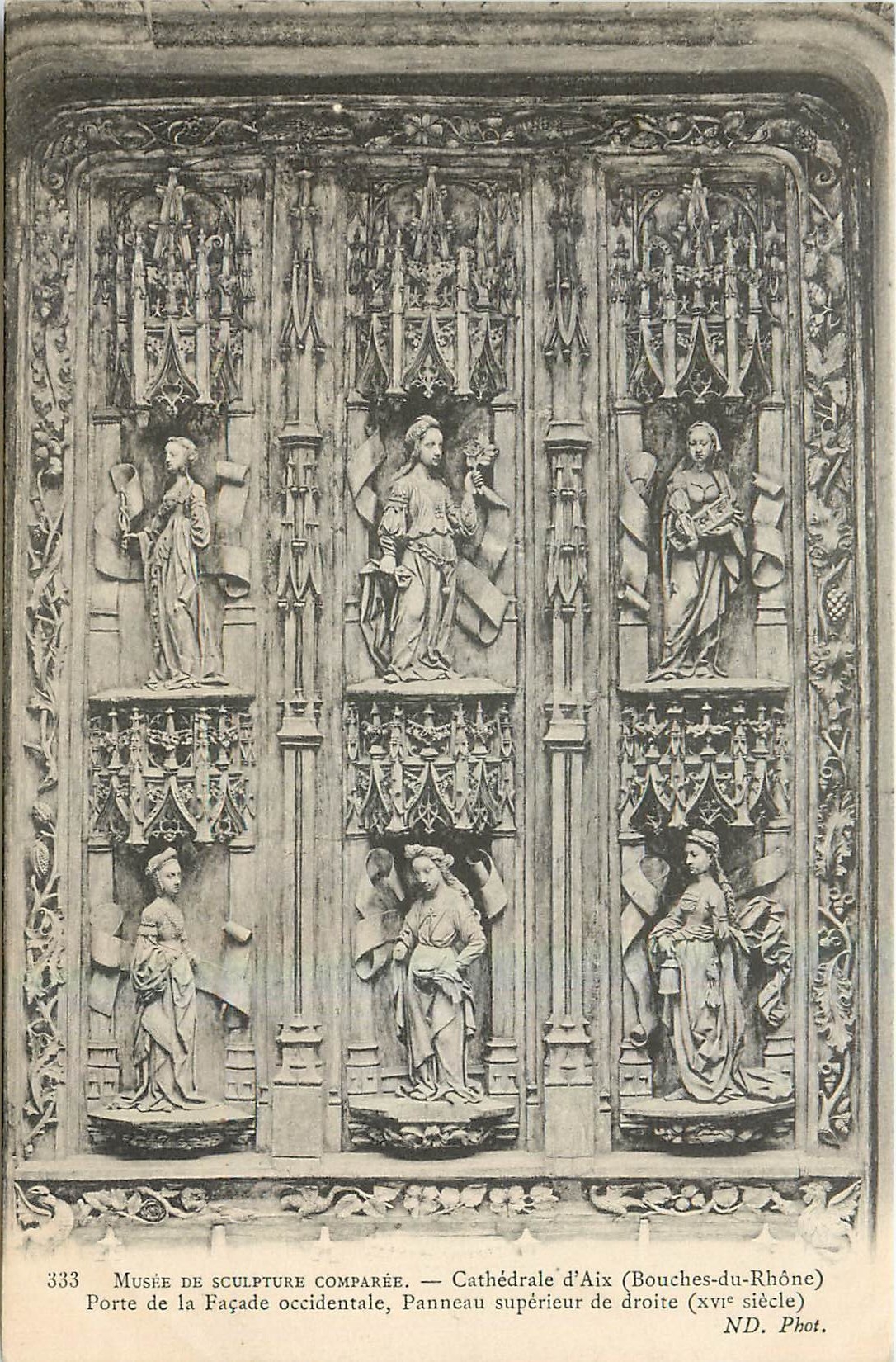 CPA Musee de Sculpture comparee Cathedrale d'Aix Bouches du Rhone Porte de la Facade occidentale Pan