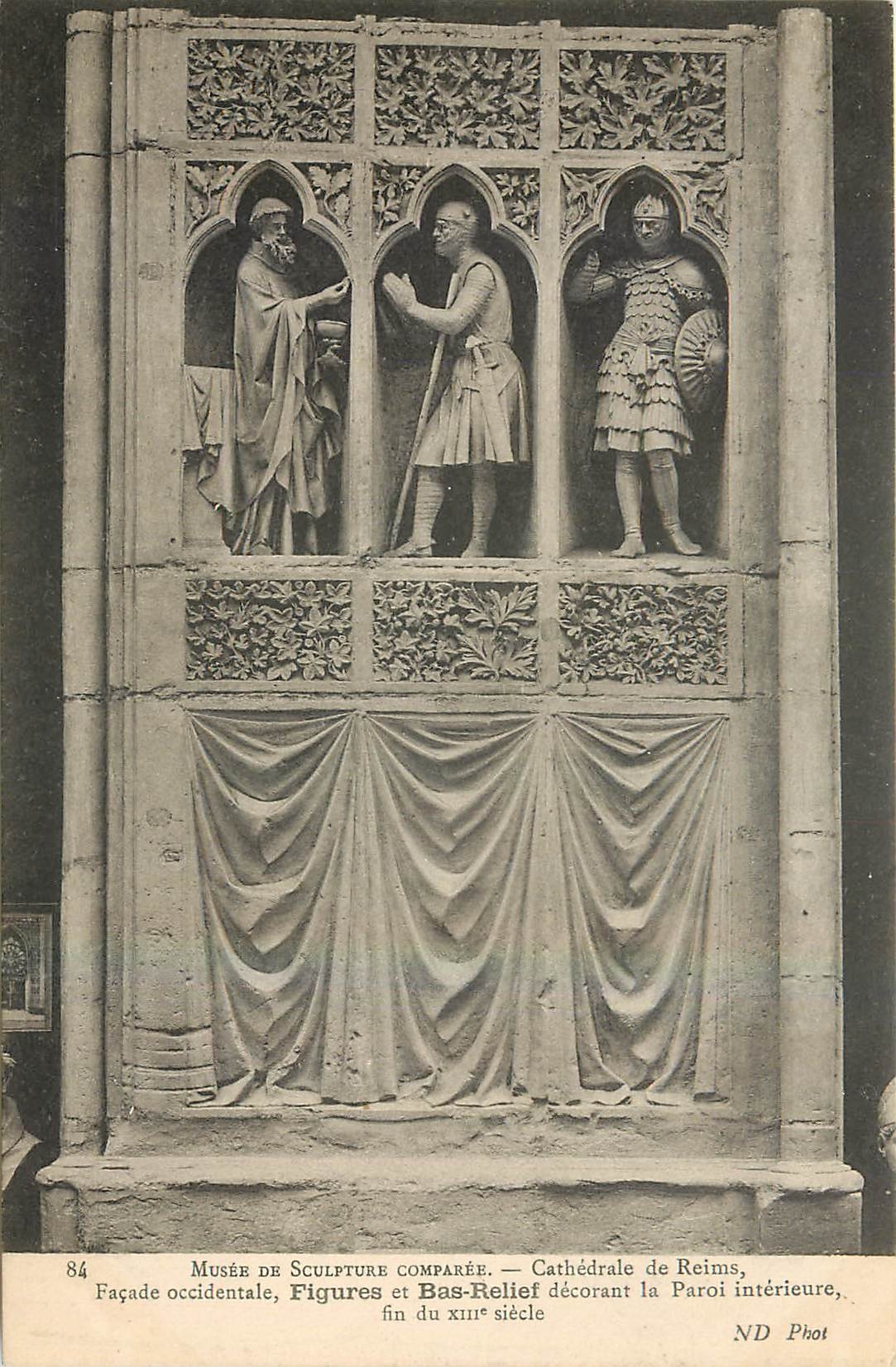 CPA Musee de Sculpture comparee Cathedrale de Reims Facade occidentale Figures et Bas Relief