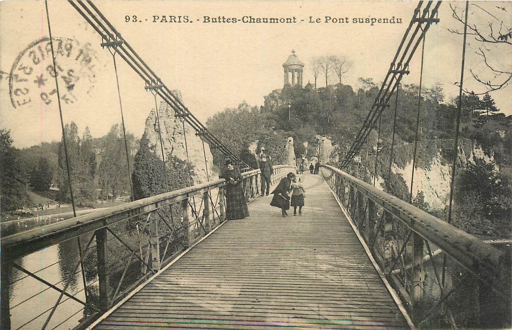 CPA Paris Buttes Chaumont Le Pont suspendu