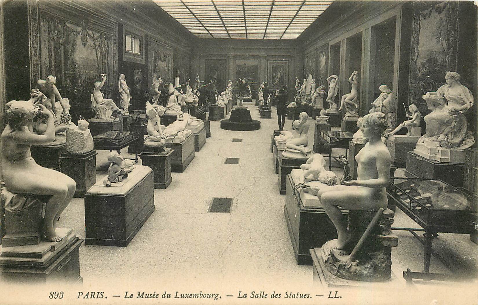 CPA Paris Le Musee du Luxembourg La Salle ds Statues