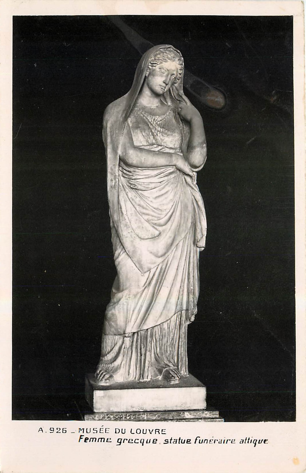 CPA Musee de Louvre Femme grecque statue funeraire antique 