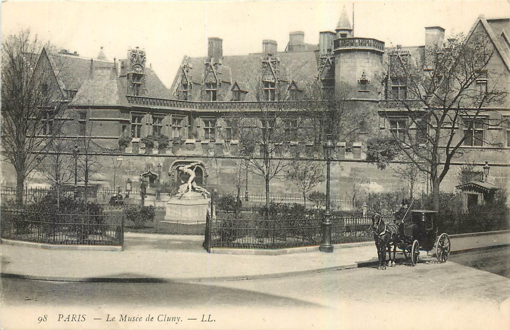 CPA Paris Le Musee de Cluny 