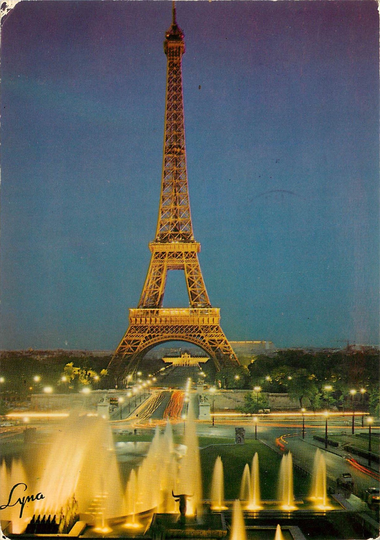 CPM Paris la nuit La Tour Eiffel 