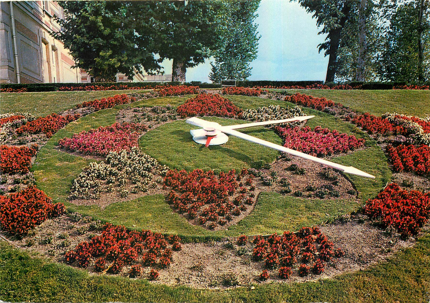 CPM Versailles Yvelines l'Horloge de l'Hotel de Ville